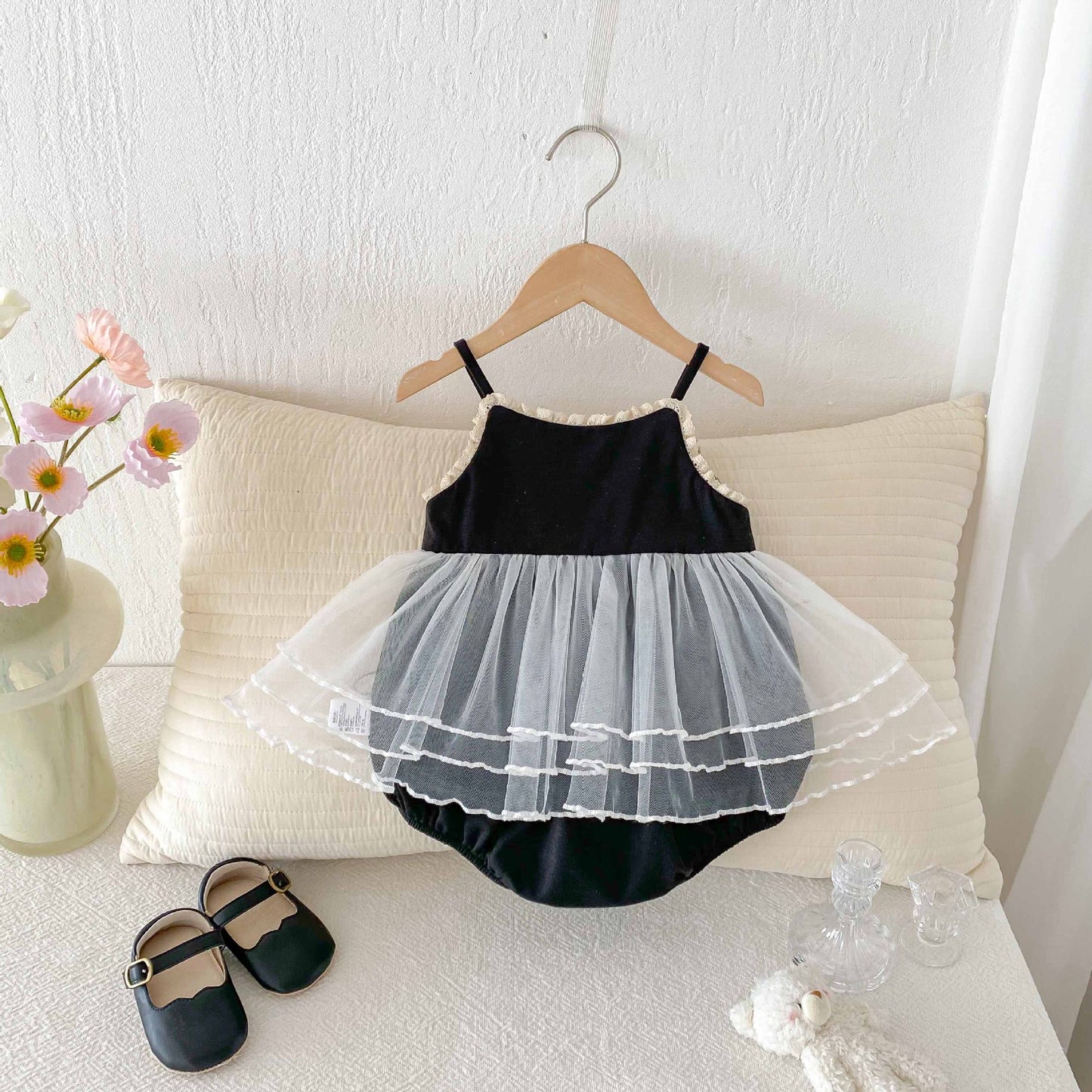 Cute Lace Trim Sleeveless Romper for Baby Girls, Summer Lightweight Onesie with Skirt Design